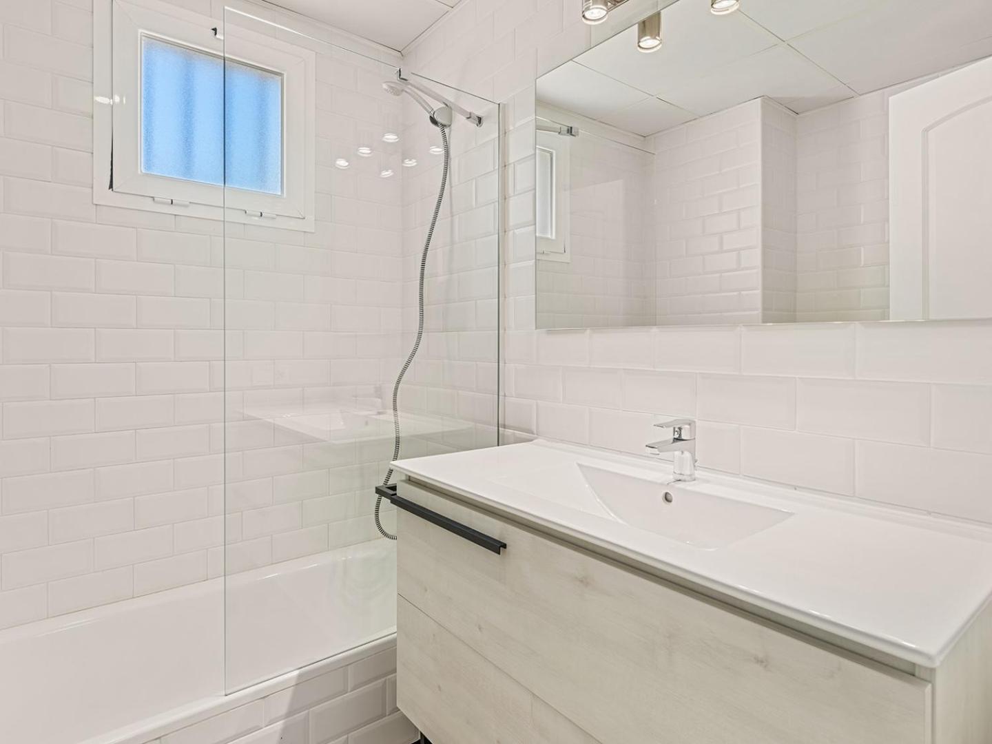 Moderne Ferienwohnung 71A Манилва Екстериор снимка